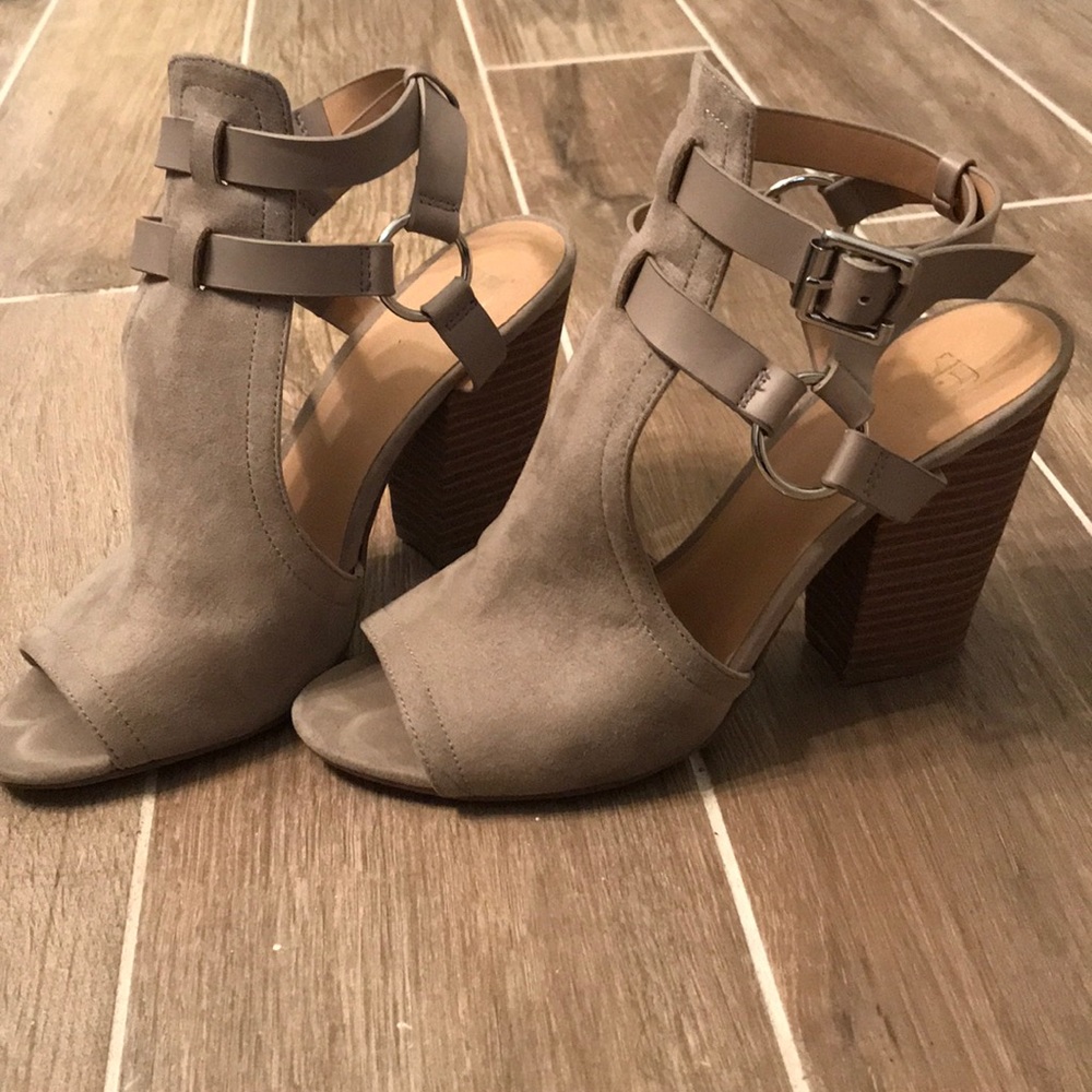 Joe’s Tan Strappy Peep Toe Bootie Heel Sz 7.5
